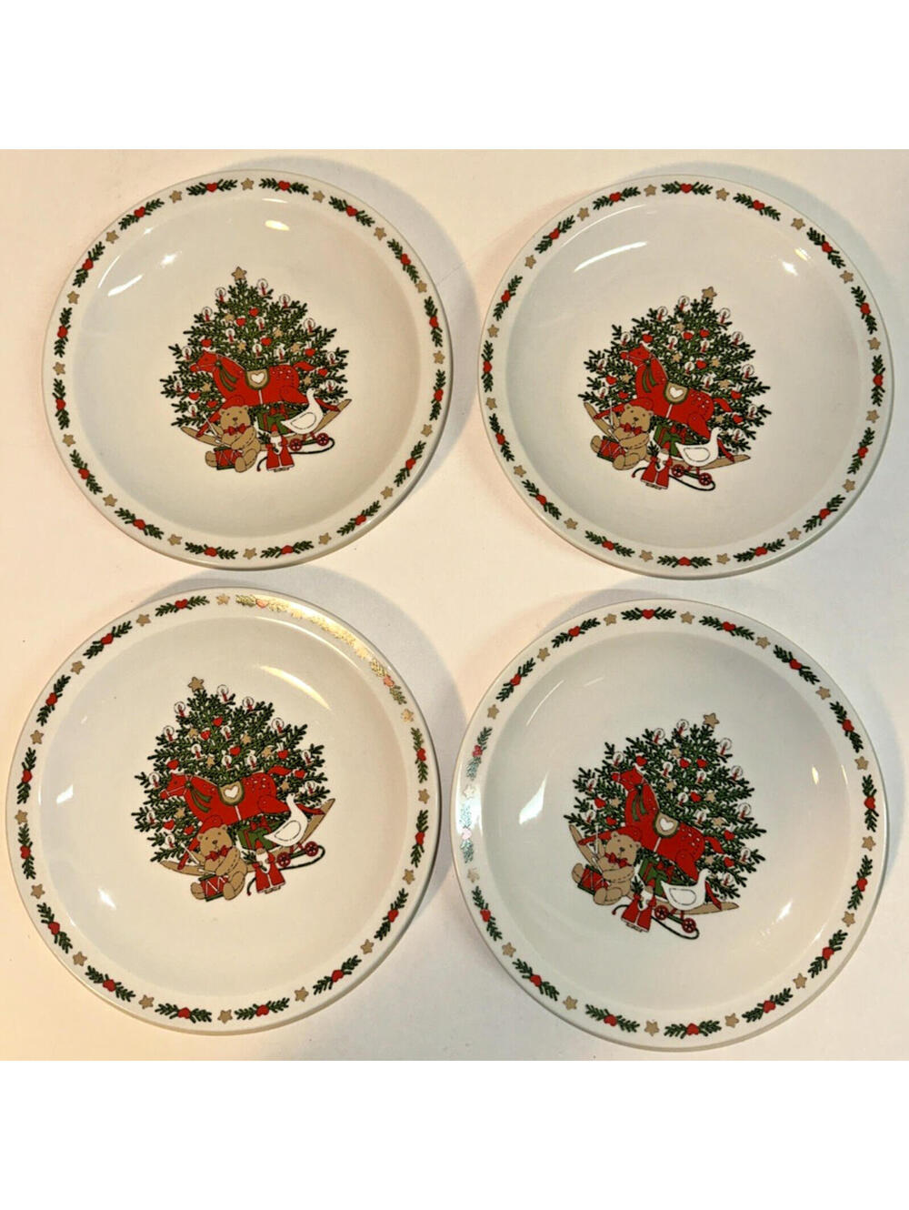 Set Of 4 Ten Strawberry Street  O Christmas Tree 1987 Dessert Plates 7"
